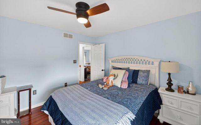 210 JORDAN DR, Gilbertsville, PA 19525