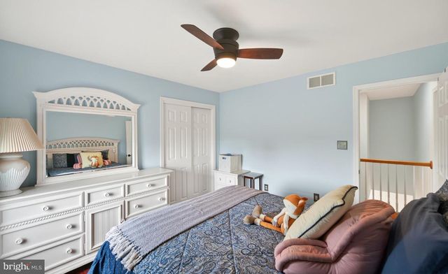 210 JORDAN DR, Gilbertsville, PA 19525