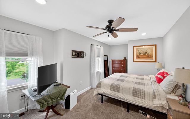 210 JORDAN DR, Gilbertsville, PA 19525