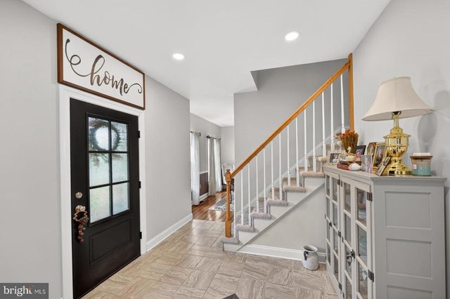 210 JORDAN DR, Gilbertsville, PA 19525