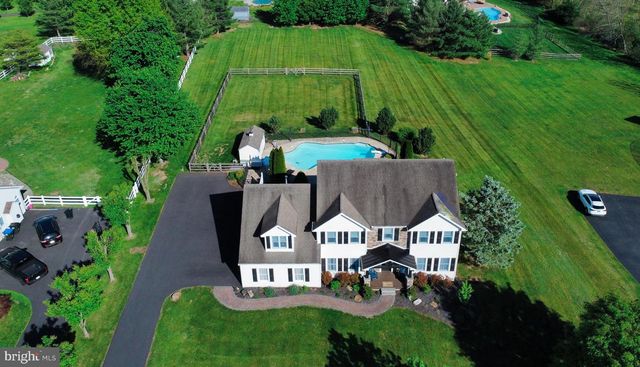 210 JORDAN DR, Gilbertsville, PA 19525