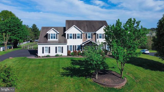 210 JORDAN DR, Gilbertsville, PA 19525