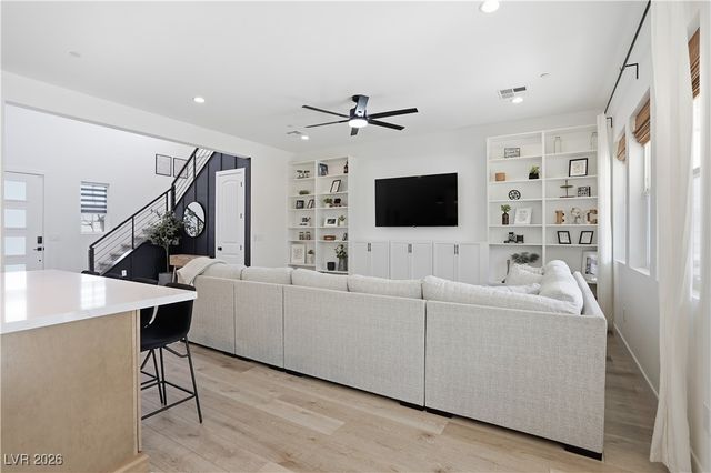 10125 Pleasant Knoll Avenue, Las Vegas, NV 89166