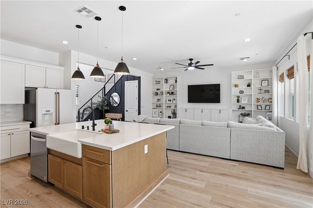 10125 Pleasant Knoll Avenue, Las Vegas, NV 89166