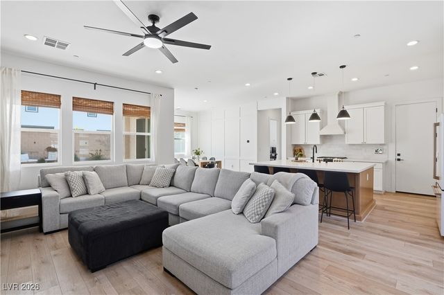 10125 Pleasant Knoll Avenue, Las Vegas, NV 89166