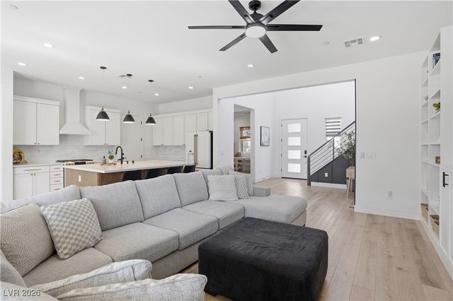 10125 Pleasant Knoll Avenue, Las Vegas, NV 89166