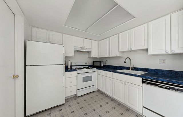1817 Carlisle Court 1817, Schaumburg, IL 60194