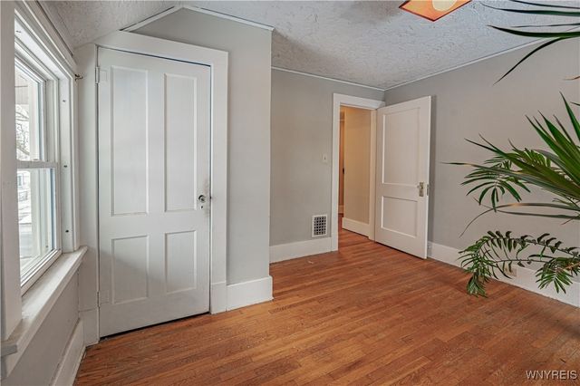 26 Maple Street, Lockport City, NY 14094