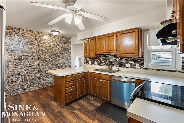 20602 Powers Street, Dearborn Heights, MI 48125