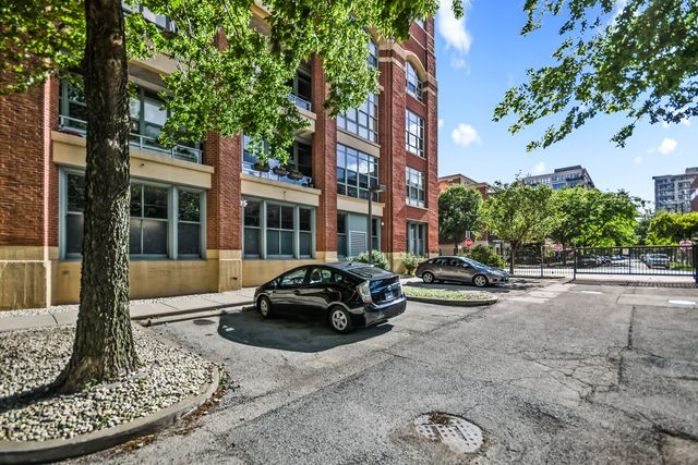 2001 S Calumet Avenue 408, Chicago, IL 60616