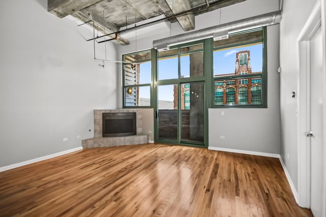 2001 S Calumet Avenue 408, Chicago, IL 60616