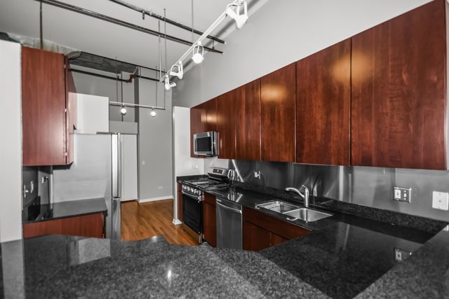 2001 S Calumet Avenue 408, Chicago, IL 60616