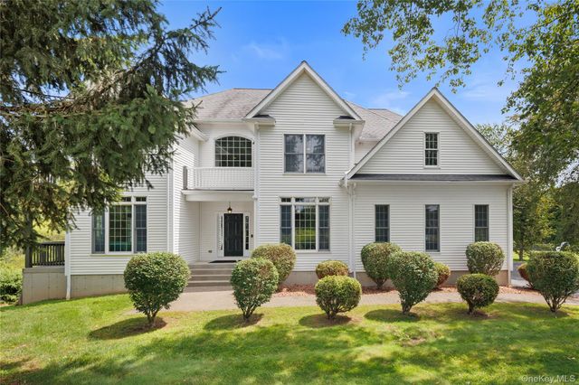 26 Mill Farm Lane, Brewster, NY 10509