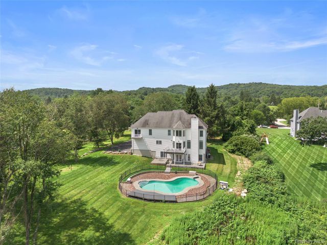 26 Mill Farm Lane, Brewster, NY 10509