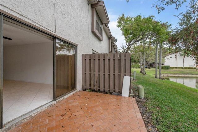 4718 NW 82nd Avenue 1706, Lauderhill, FL 33351