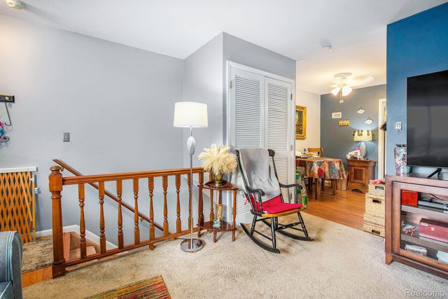 25235 Franklin Terrace Road 8, South Lyon, MI 48178