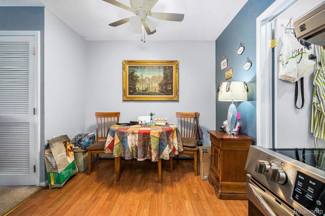 25235 Franklin Terrace Road 8, South Lyon, MI 48178