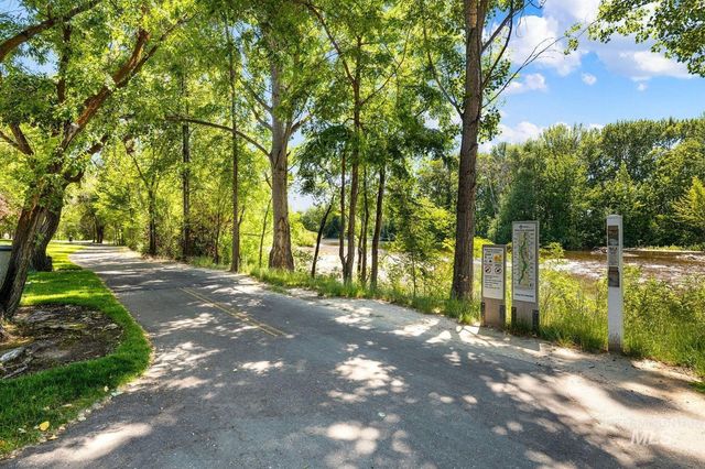 5583 W Harborcove Ln, Boise, ID 83703