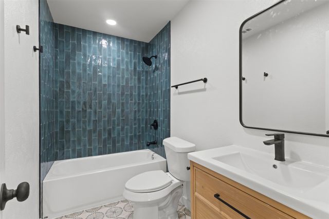 414 N 5th Street, Midlothian, TX 76065