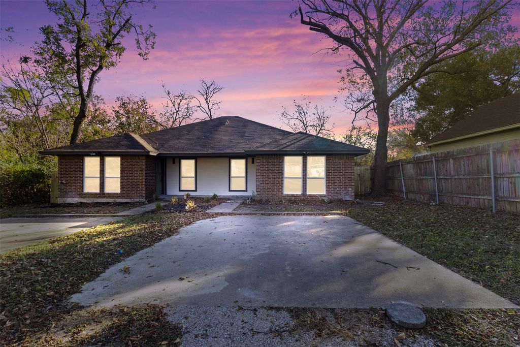 414 N 5th Street, Midlothian, TX 76065