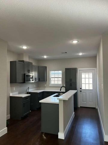 704 Avenue I, Conroe, TX 77301