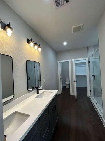 704 Avenue I, Conroe, TX 77301