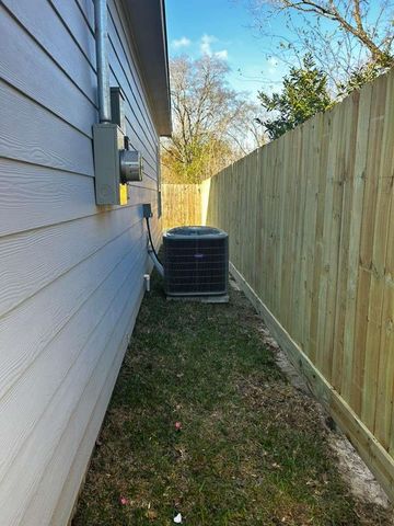 704 Avenue I, Conroe, TX 77301