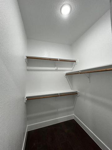 704 Avenue I, Conroe, TX 77301