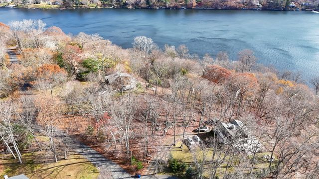 6 Candlewood Common, New Milford, CT 06776