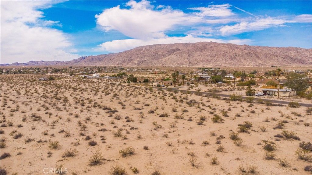 Image 16 of property listing at 3112 Sullivan Road, 29 Palms, CA 92277
