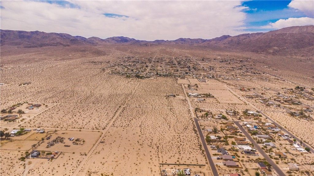 Image 20 of property listing at 3112 Sullivan Road, 29 Palms, CA 92277