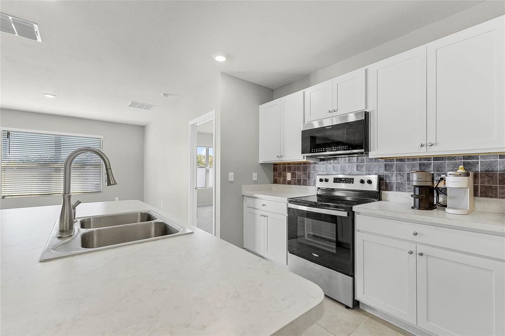 Image 8 of property listing at 2636 NEVERLAND DRIVE, New Smyrna Beach, FL 32168