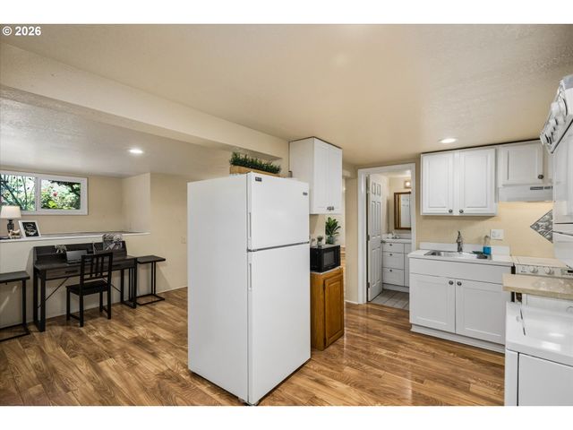 1274 W 5TH Ave, Eugene, OR 97402
