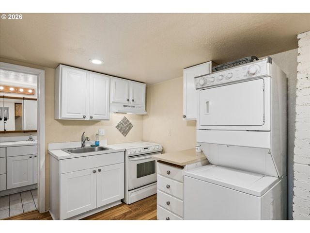 1274 W 5TH Ave, Eugene, OR 97402