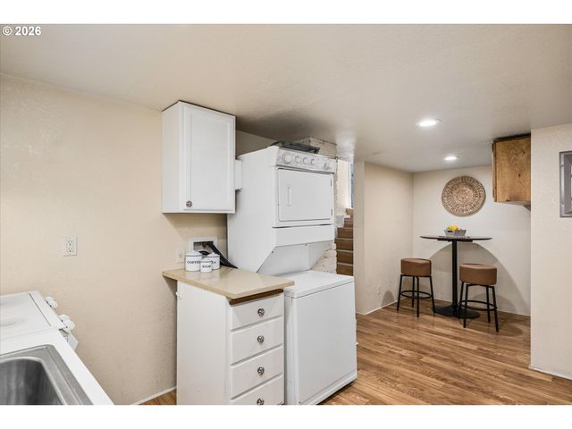 1274 W 5TH Ave, Eugene, OR 97402