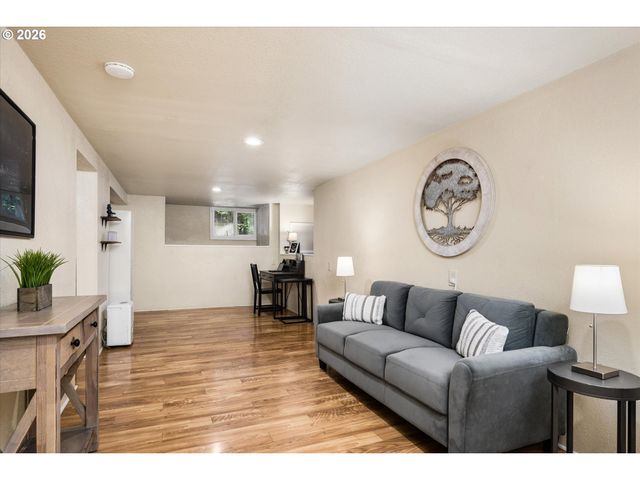 1274 W 5TH Ave, Eugene, OR 97402