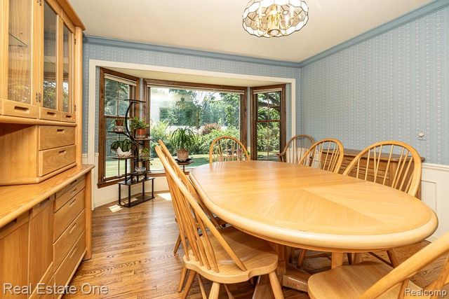 2633 New England Drive, Rochester Hills, MI 48309