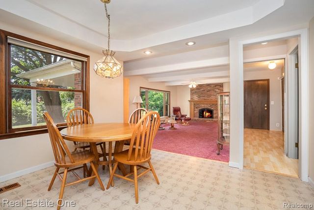 2633 New England Drive, Rochester Hills, MI 48309
