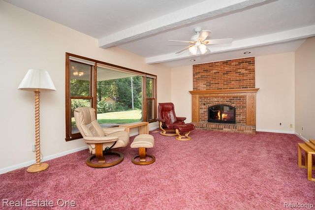 2633 New England Drive, Rochester Hills, MI 48309