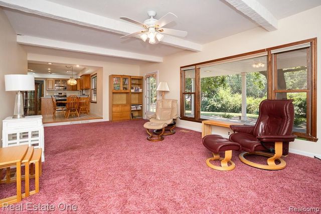 2633 New England Drive, Rochester Hills, MI 48309