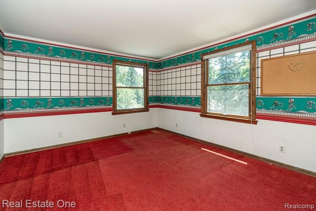 2633 New England Drive, Rochester Hills, MI 48309