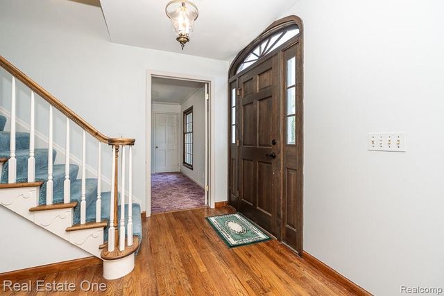 2633 New England Drive, Rochester Hills, MI 48309