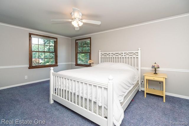 2633 New England Drive, Rochester Hills, MI 48309
