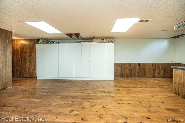 2633 New England Drive, Rochester Hills, MI 48309