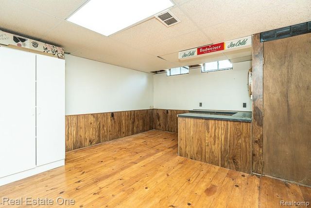 2633 New England Drive, Rochester Hills, MI 48309