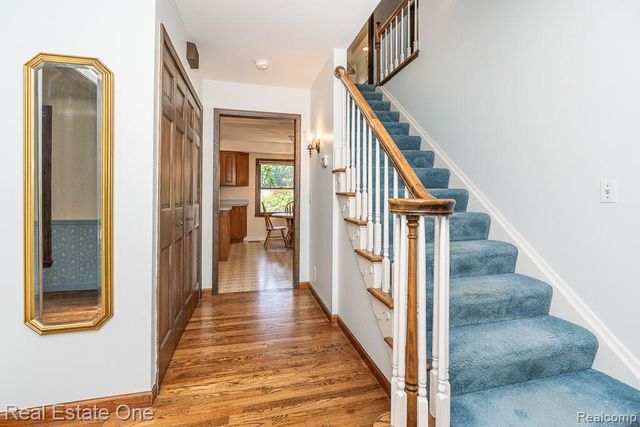 2633 New England Drive, Rochester Hills, MI 48309
