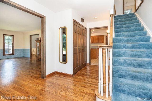 2633 New England Drive, Rochester Hills, MI 48309