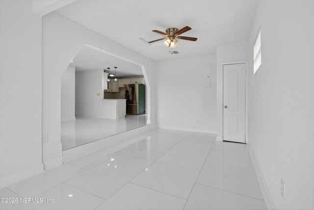 7028 LINCOLN Circle W, Jacksonville, FL 32209