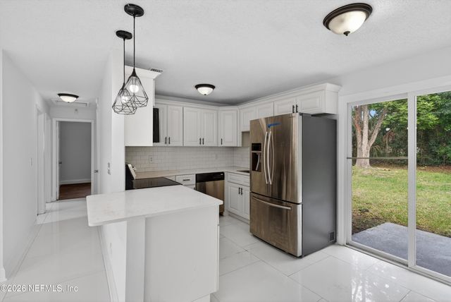 7028 LINCOLN Circle W, Jacksonville, FL 32209