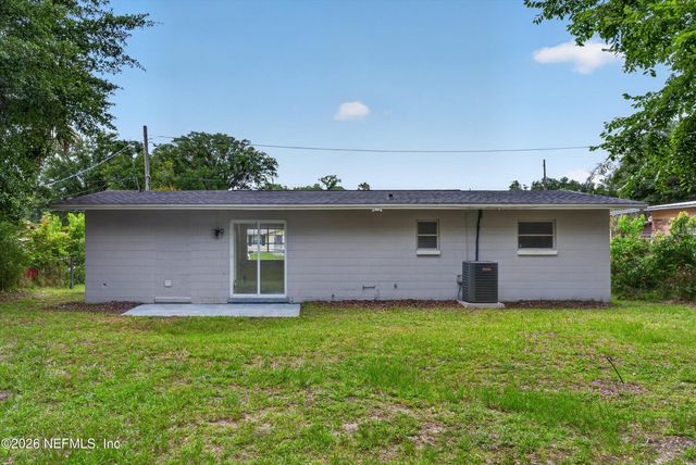 7028 LINCOLN Circle W, Jacksonville, FL 32209